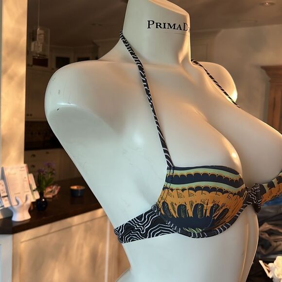 🎀 Andrea Iyamah bikini top small looks new swim wear - Picture 5 of 8